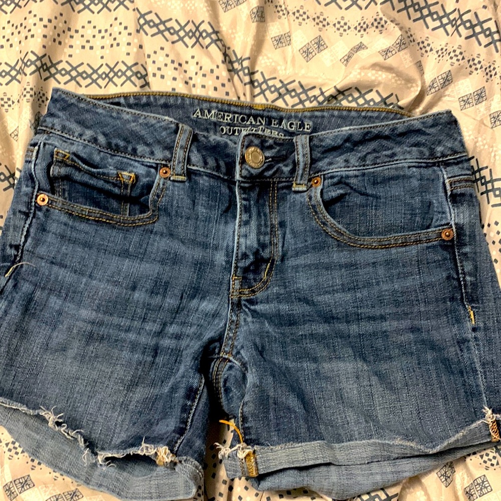 American Eagle shorts- midi